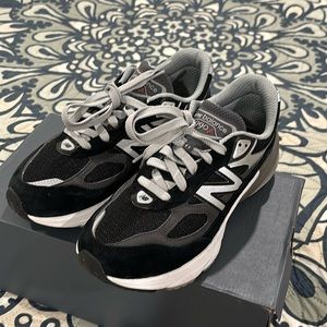 NB FuelCell 990v6 Running Shoe